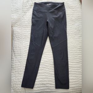 Outdoor Voices Leggings 3/4 leg Size S, Graphite